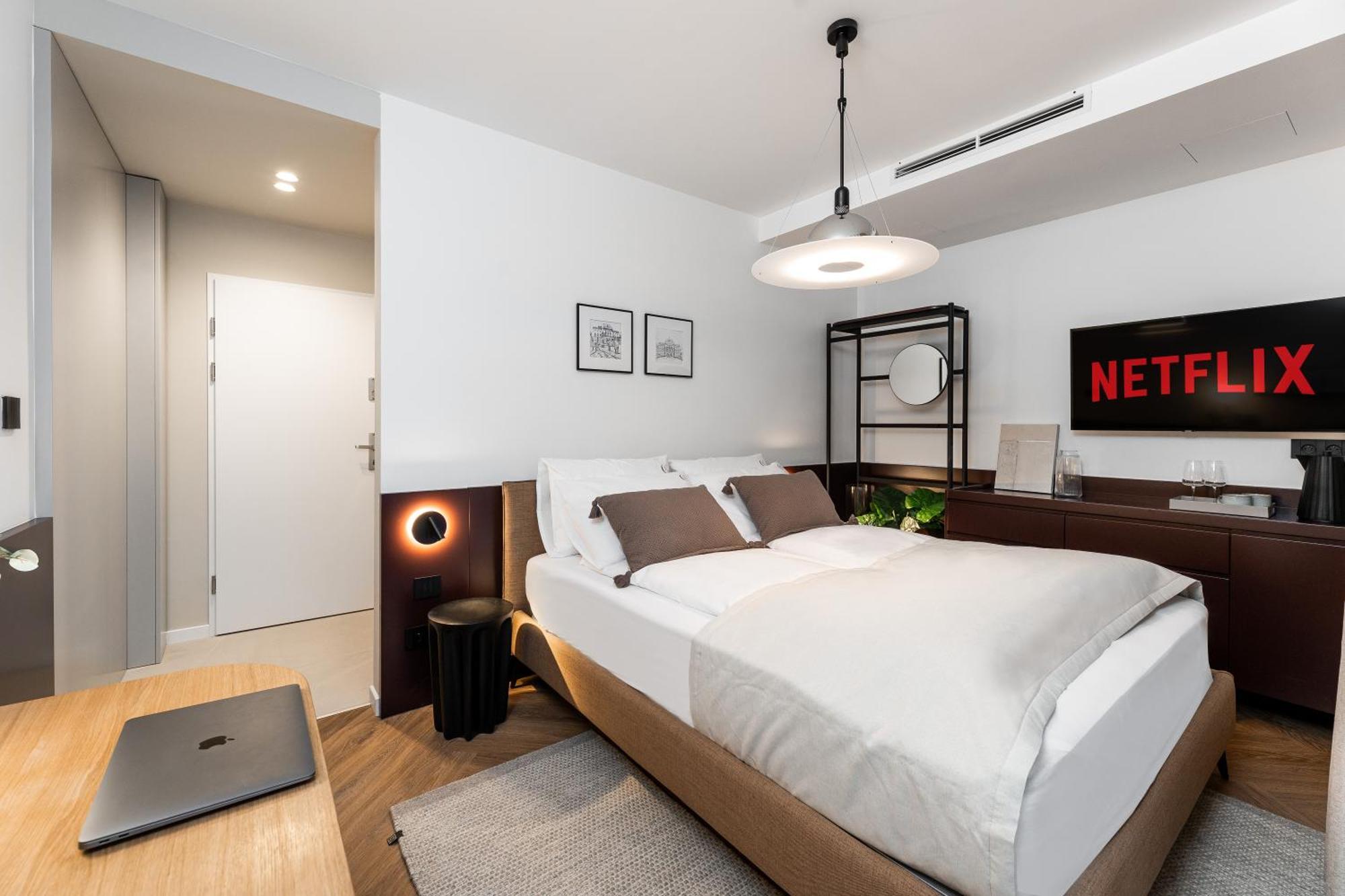 Catalog Boutique Rooms Bratislava Bagian luar foto